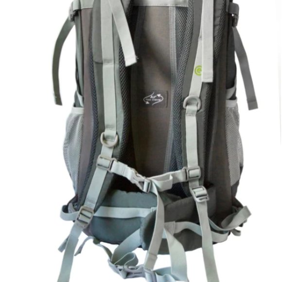 The Snow Leopard 40L internal frame hiking backpack - Picture 3 of 4
